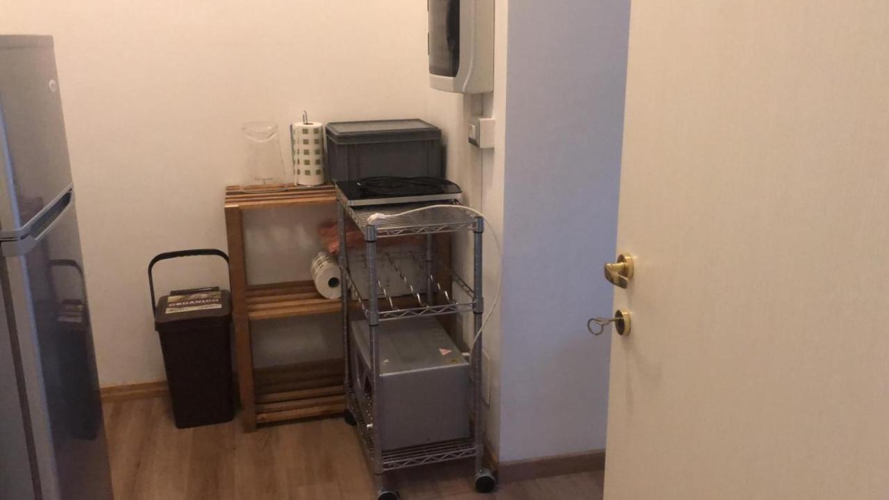 Monolocale Arredato Con Una Camera Apartman Parma Kültér fotó