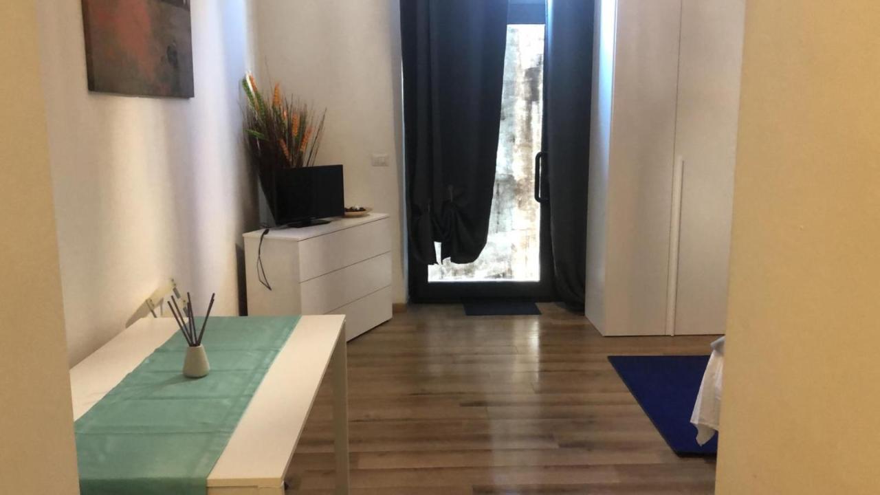 Monolocale Arredato Con Una Camera Apartman Parma Kültér fotó