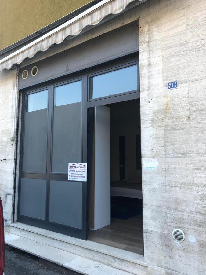 Monolocale Arredato Con Una Camera Apartman Parma Kültér fotó