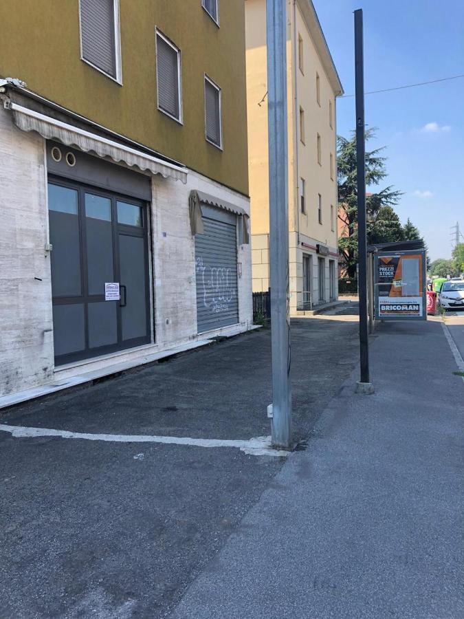 Monolocale Arredato Con Una Camera Apartman Parma Kültér fotó
