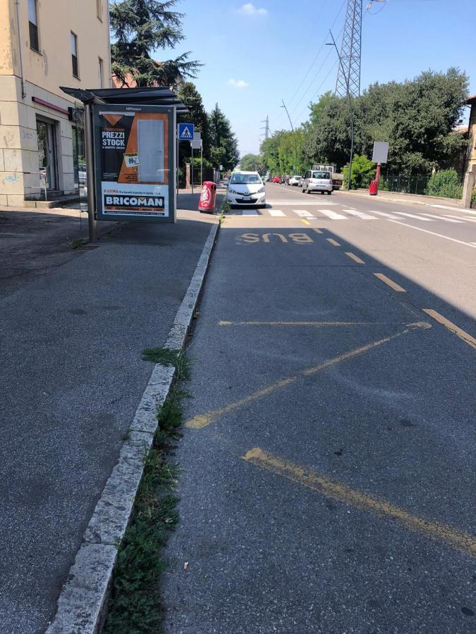 Monolocale Arredato Con Una Camera Apartman Parma Kültér fotó